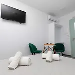 Aparthotel White Element Karterados (Santorini)