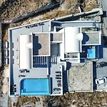 White Element Aparthotel 4*