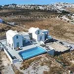 White Element Aparthotel 4*