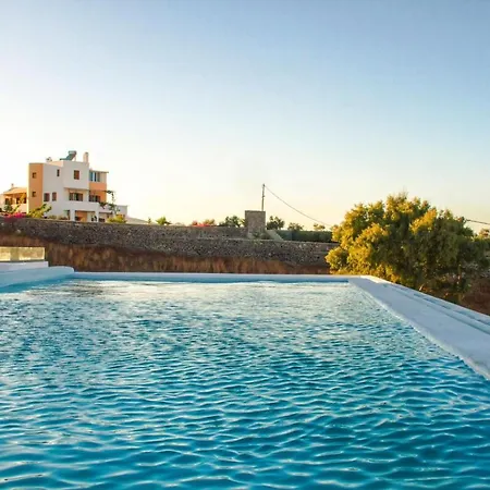 White Element Aparthotel 4*