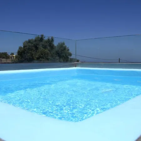 White Element 4* Karterádos