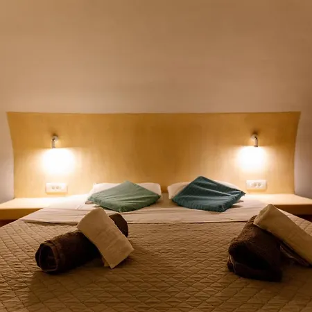 White Element 4* Karterádos