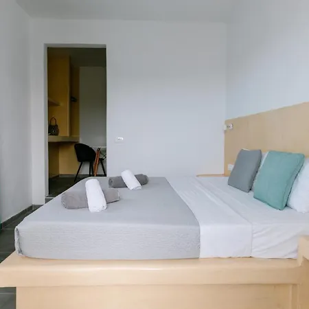 Apart-hotel White Element