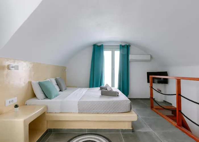 White Element Karterados (Santorini)