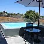Aparthotel White Element Karterados (Santorini)