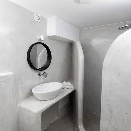 White Element Karterados (Santorini)