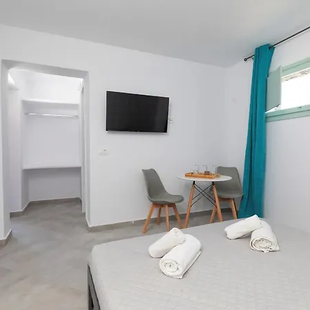 Aparthotel White Element 4*