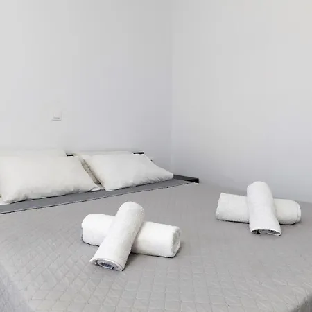 White Element Aparthotel Karterados (Santorini)