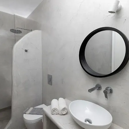 White Element Aparthotel Karterados (Santorini)