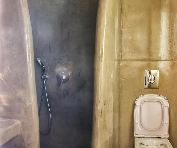 White Element Aparthotel Karterados (Santorini)