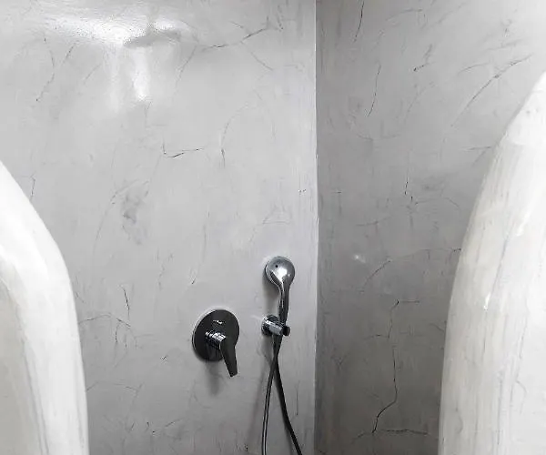 White Element Karterados (Santorini)