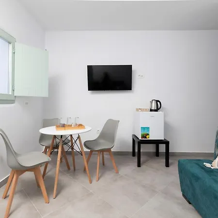 Aparthotel White Element 4*