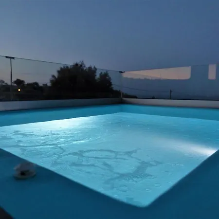 White Element Karterados (Santorini)