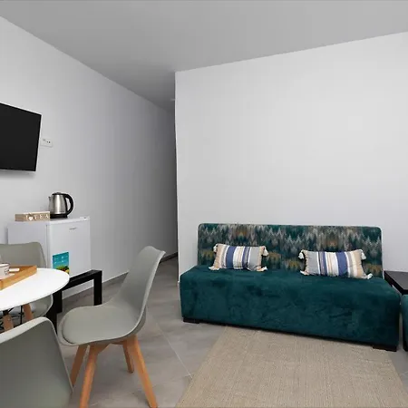 Aparthotel White Element *