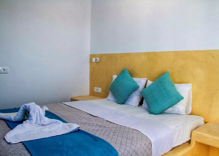 Aparthotel White Element Karterados (Santorini)