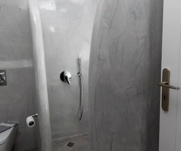 White Element Aparthotel 4*