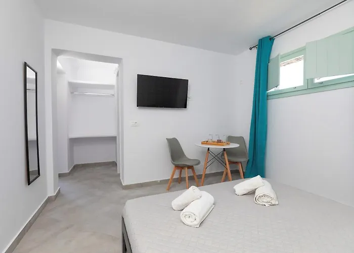 Aparthotel White Element 4*